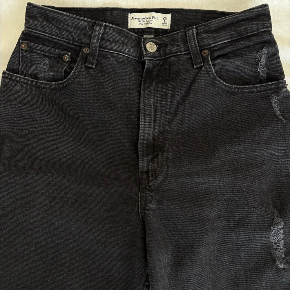 Abercrombie Ripped 90s Straight Ultra High Rise Jeans - Picture 4 of 5